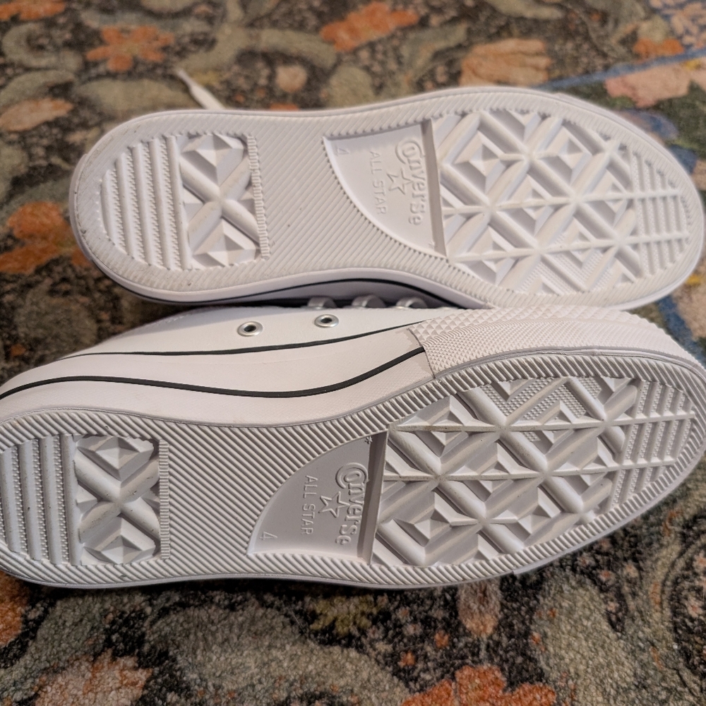 Converse Classic White Low-Top Sneakers - Picture 4 of 5